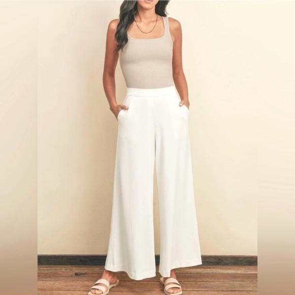 Dress Forum Pants - NWT Dress Forum - LUX Ivovy Wide Leg Dress Pants